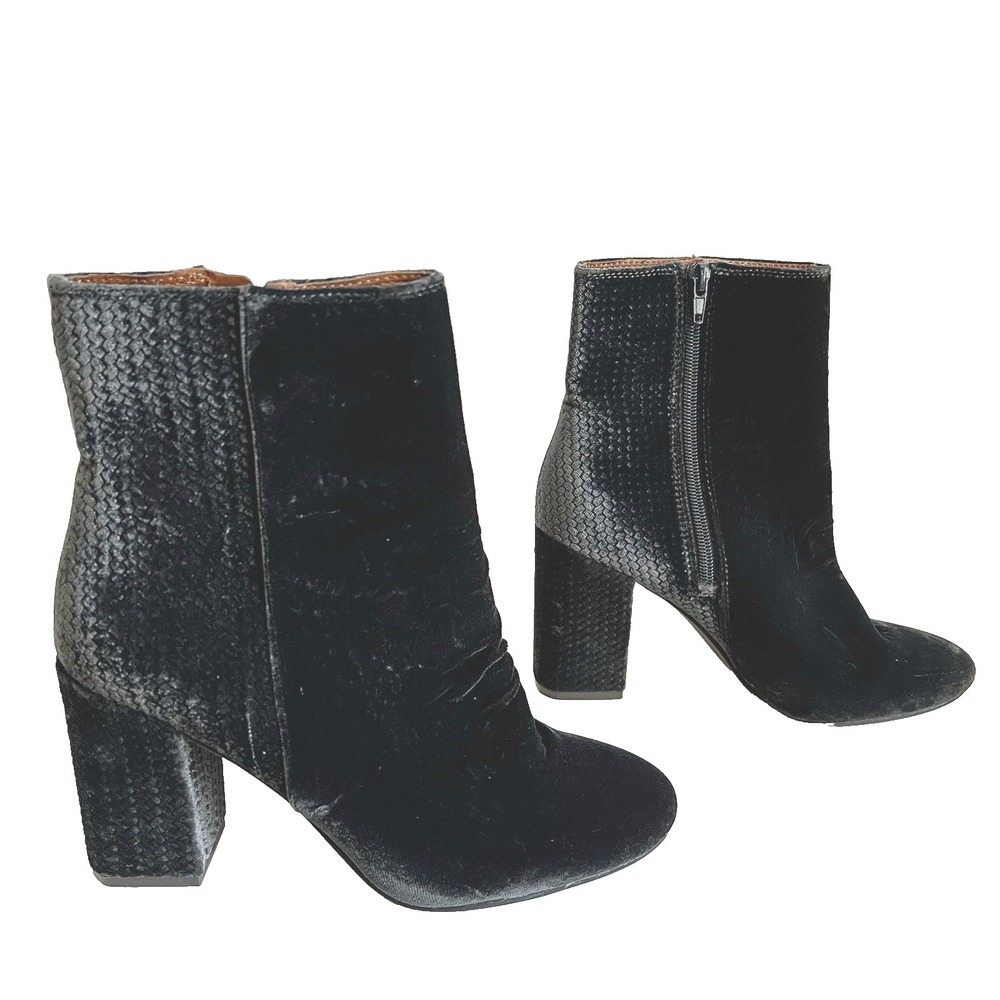 Lucky Brand Wesson Women's Velvet Boots Dark Gray Block‎ Heels 8